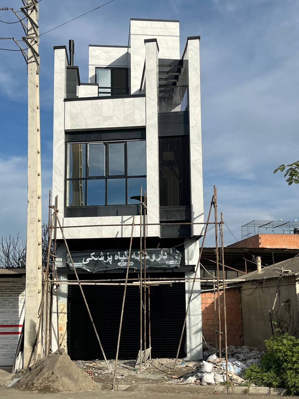 عکس بالایی