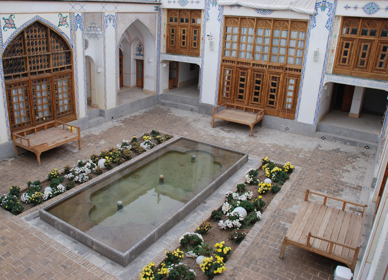 عکس بالایی